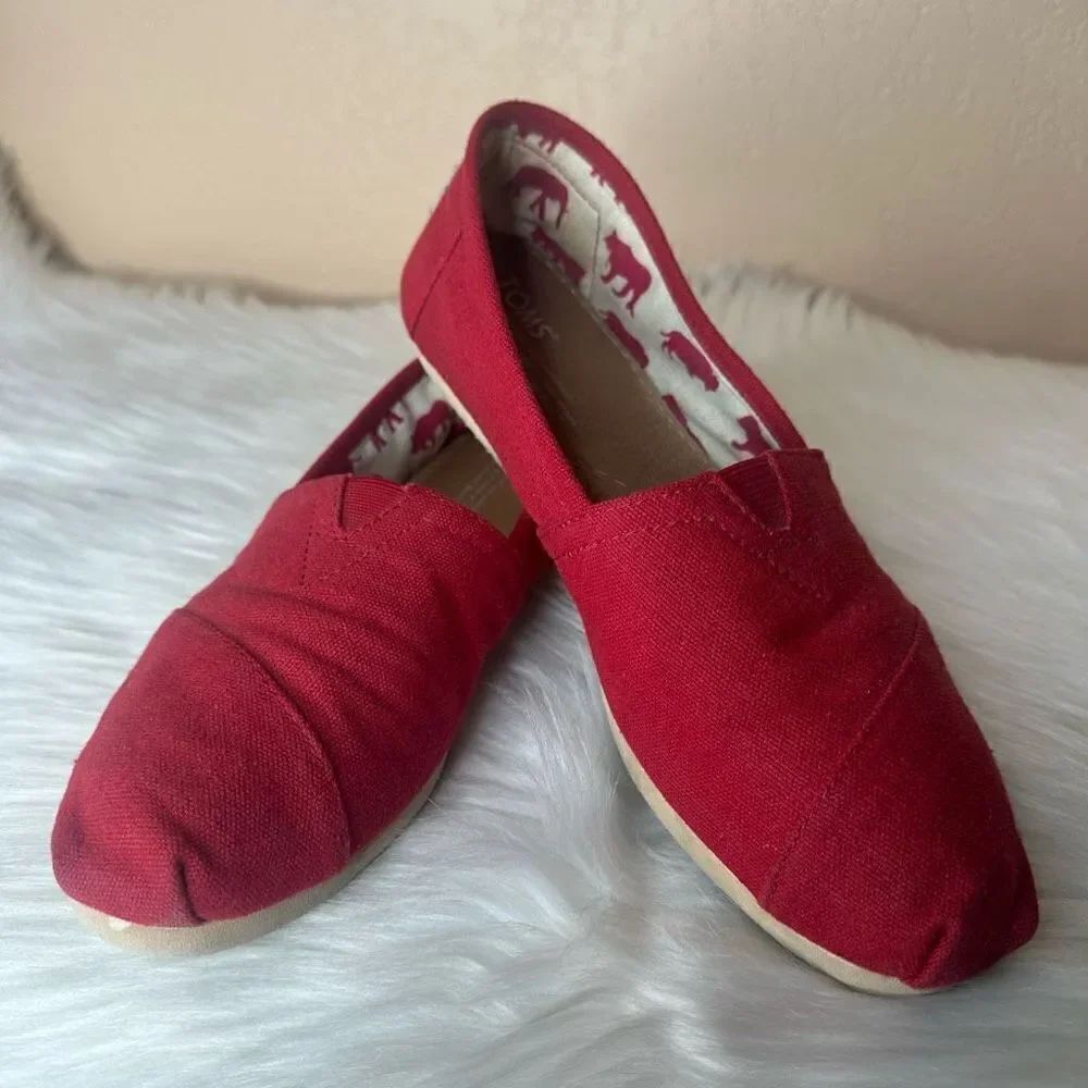 TOMS Classic Canvas Red Slip On Shoes Size 8.5